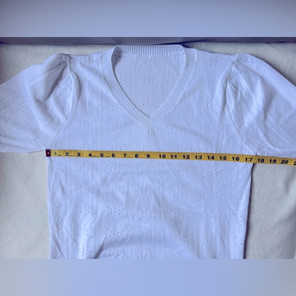 Pretty v neck puffed sleeve pointelle summer lightweight sweater - Picture 2 of 6